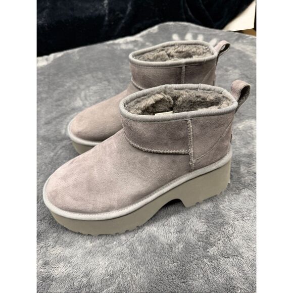 NEW Women's UGG Classic Ultra Mini New Heights Boots, size 10.  color is gray! - Picture 1 of 6